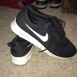 NWOT NIKE Air Max Thea Sz 10